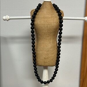 🛍️ Elegant Black Beaded Necklace